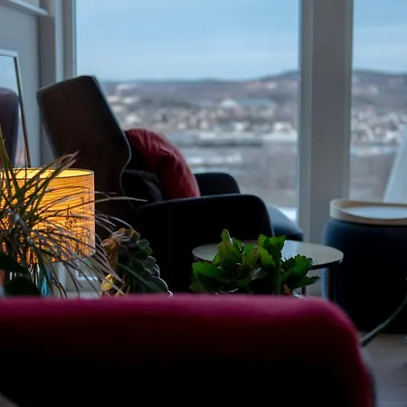 Living With The Host And The Dog Comfortable Double In A House In Pansiyon Lillestrøm